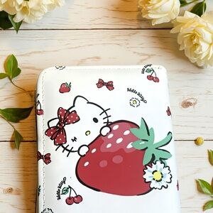Hello Kitty Berry Cute Zip Wallet